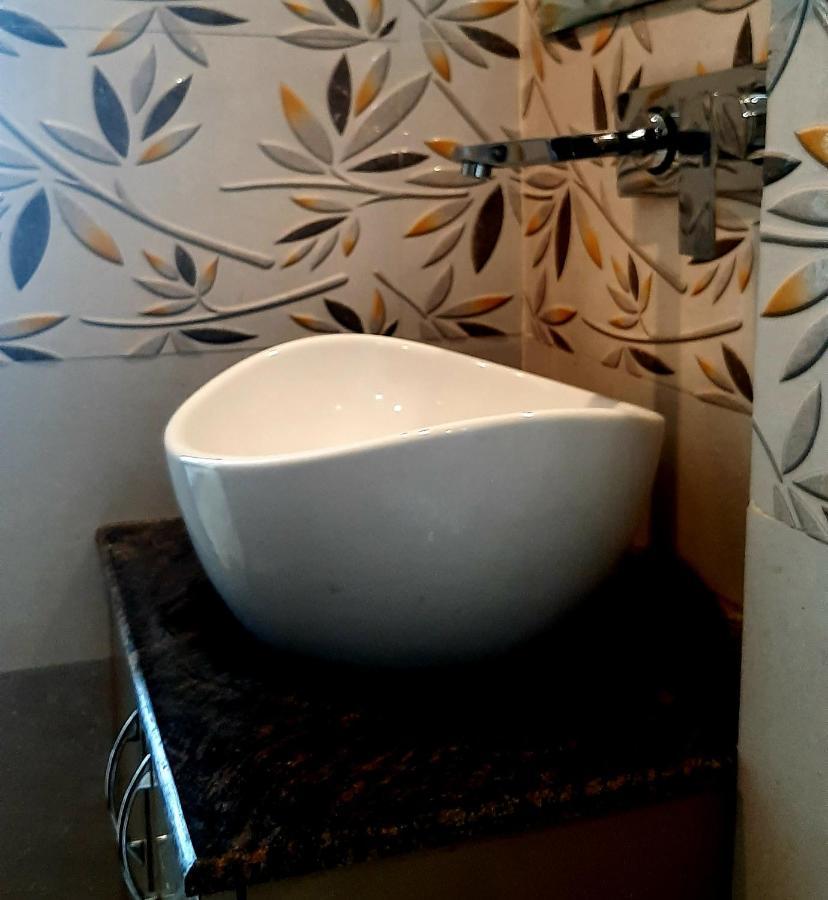 Hotel Hollywood Zirakpur 外观 照片