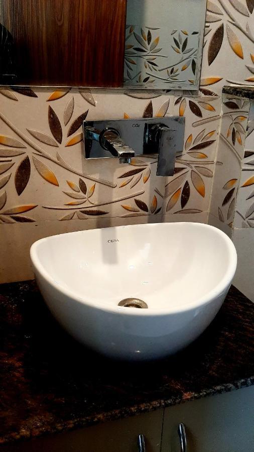 Hotel Hollywood Zirakpur 外观 照片