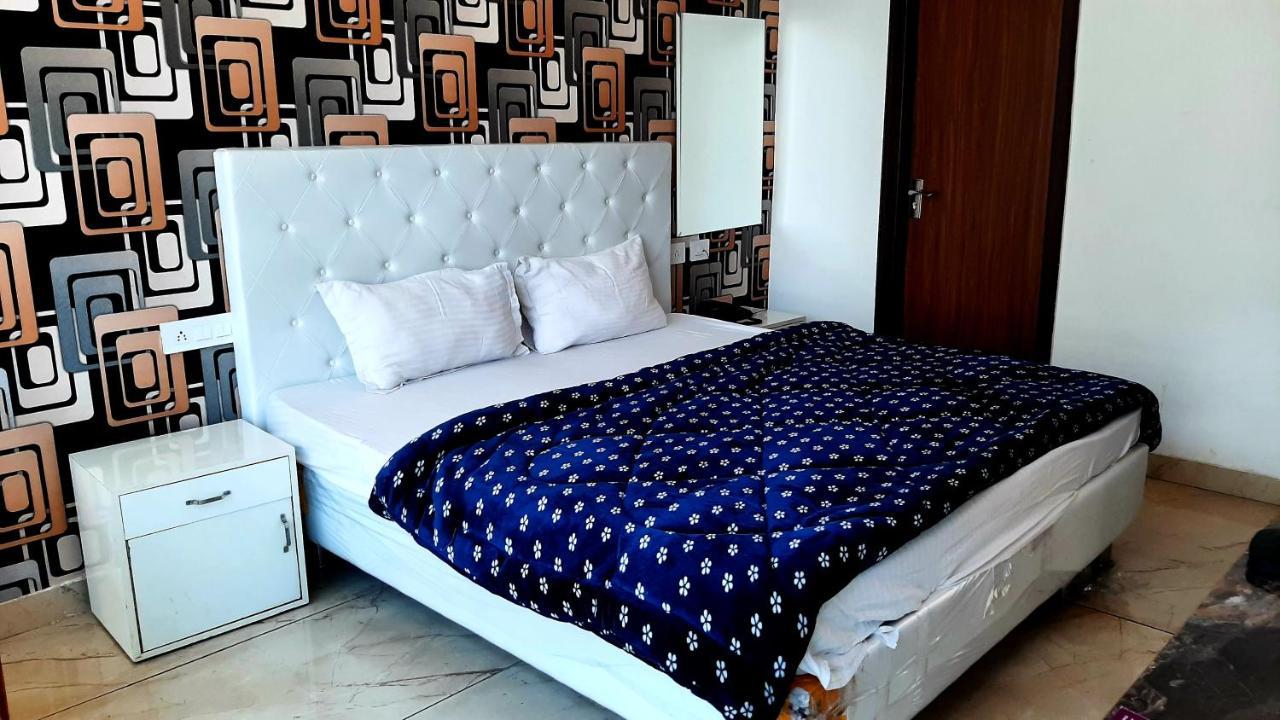 Hotel Hollywood Zirakpur 外观 照片