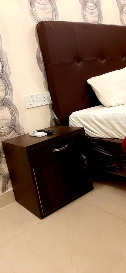 Hotel Hollywood Zirakpur 外观 照片