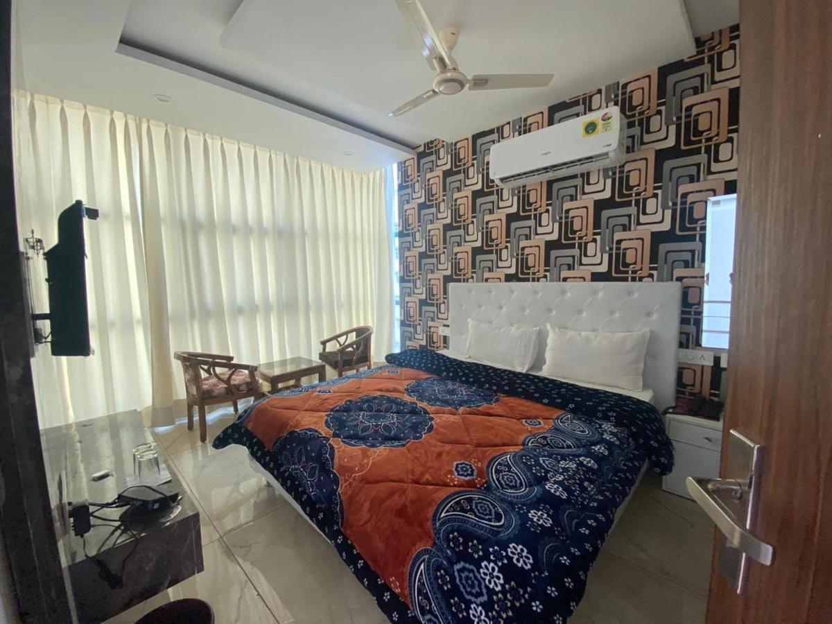 Hotel Hollywood Zirakpur 外观 照片