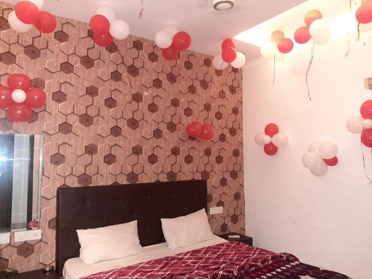 Hotel Hollywood Zirakpur 外观 照片