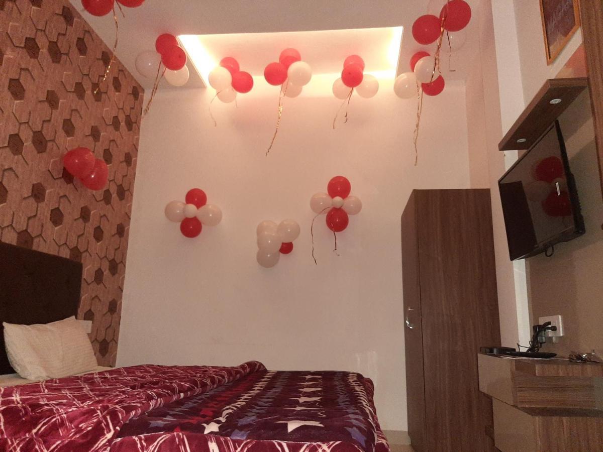 Hotel Hollywood Zirakpur 外观 照片