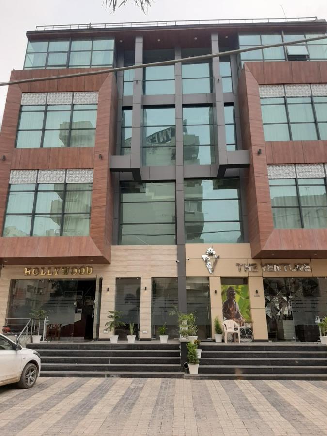 Hotel Hollywood Zirakpur 外观 照片