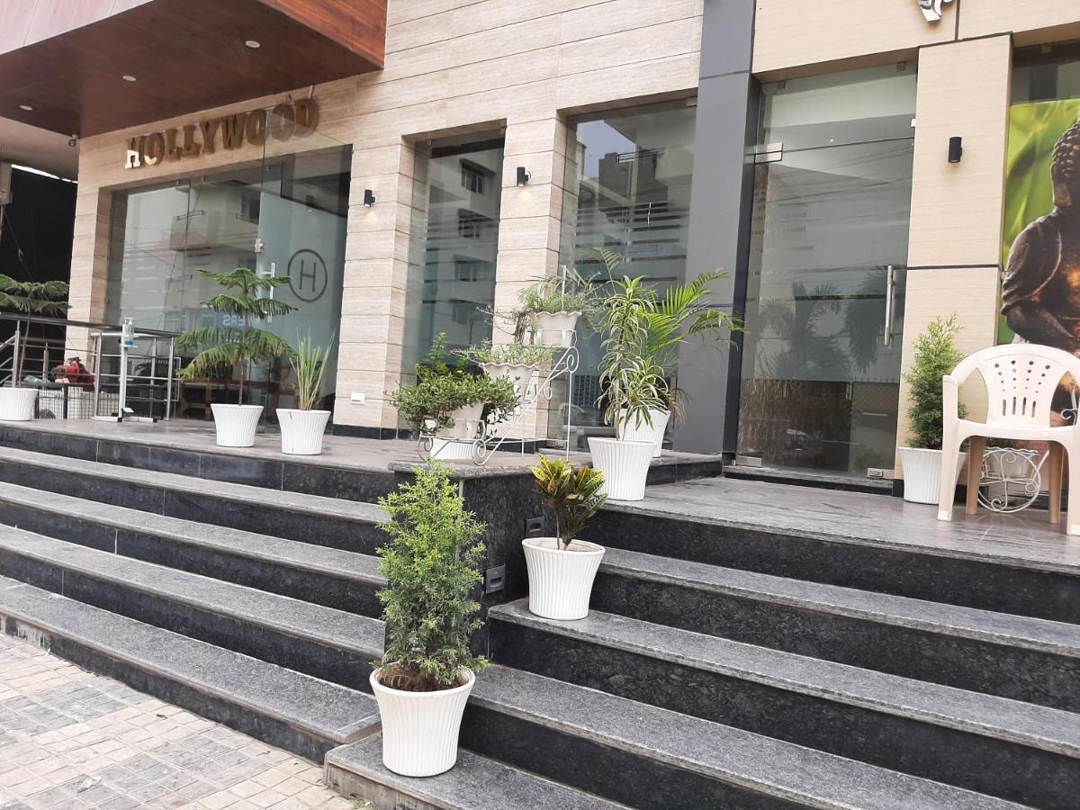 Hotel Hollywood Zirakpur 外观 照片