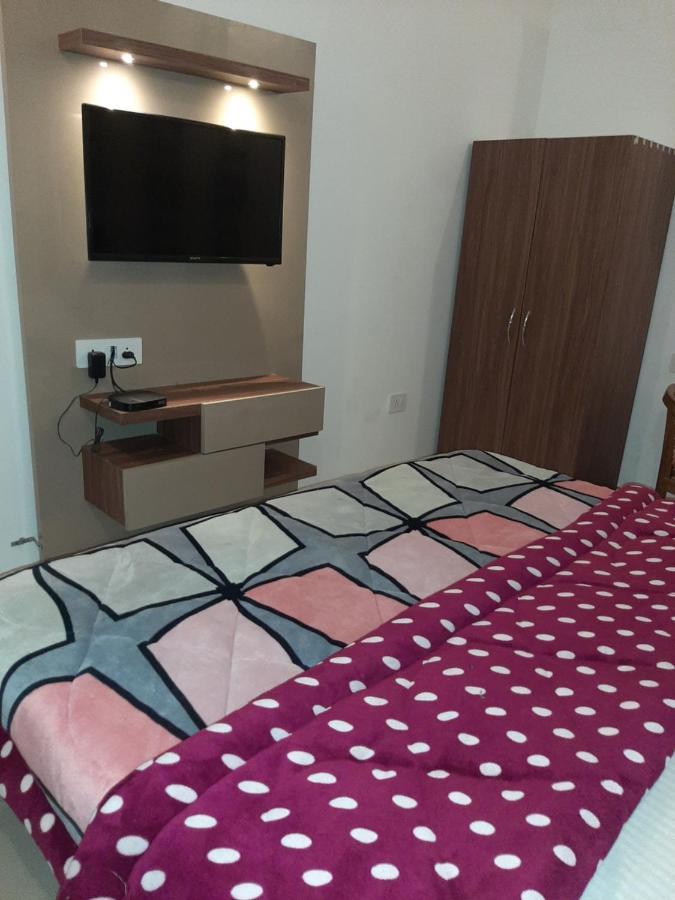 Hotel Hollywood Zirakpur 外观 照片
