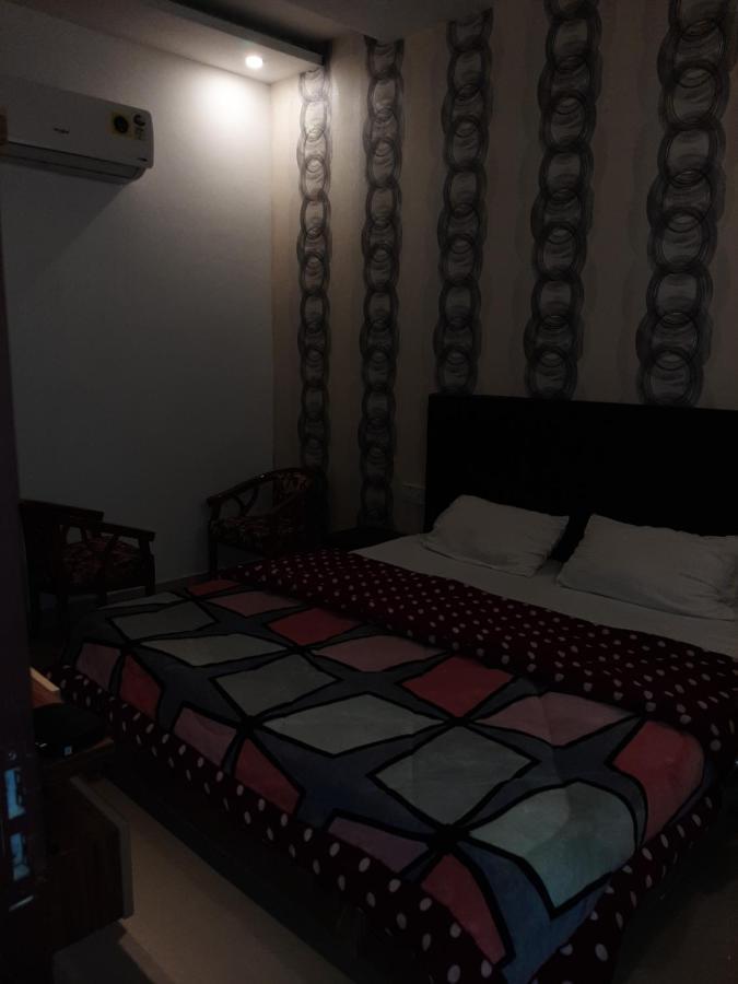 Hotel Hollywood Zirakpur 外观 照片