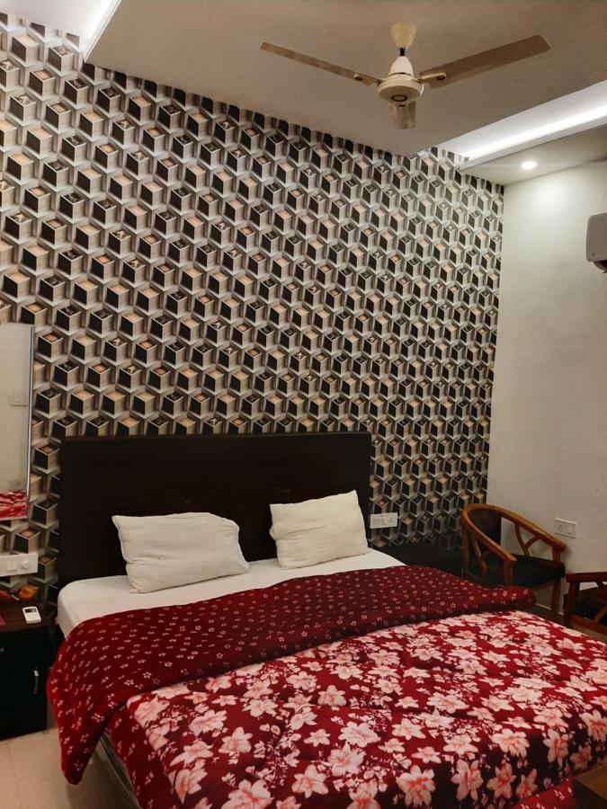 Hotel Hollywood Zirakpur 外观 照片
