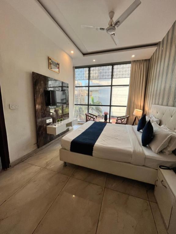 Hotel Hollywood Zirakpur 外观 照片