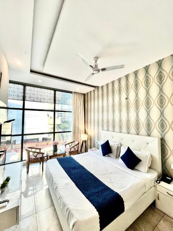 Hotel Hollywood Zirakpur 外观 照片