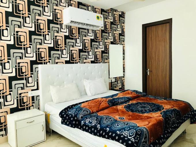 Hotel Hollywood Zirakpur 外观 照片