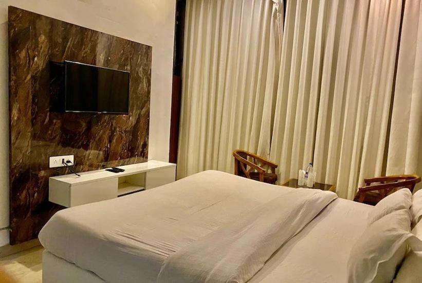 Hotel Hollywood Zirakpur 外观 照片