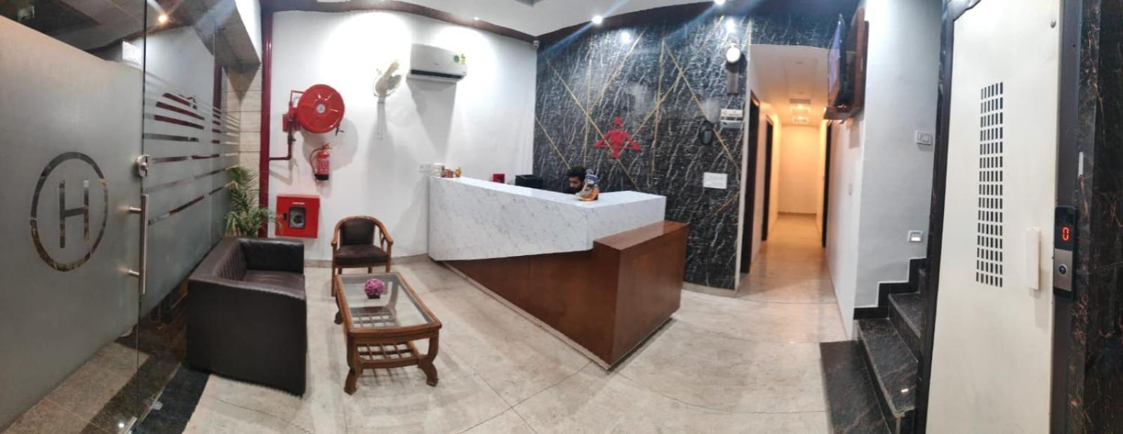 Hotel Hollywood Zirakpur 外观 照片