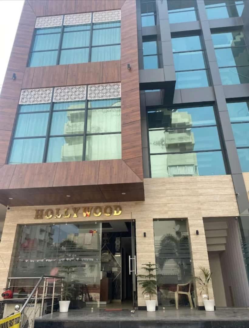 Hotel Hollywood Zirakpur 外观 照片